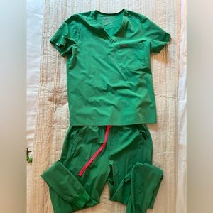 Med Figs surgical green scrub set